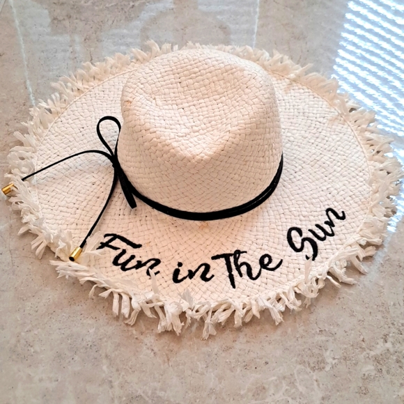 Accessories - NWOT Hat Fun In The Sun